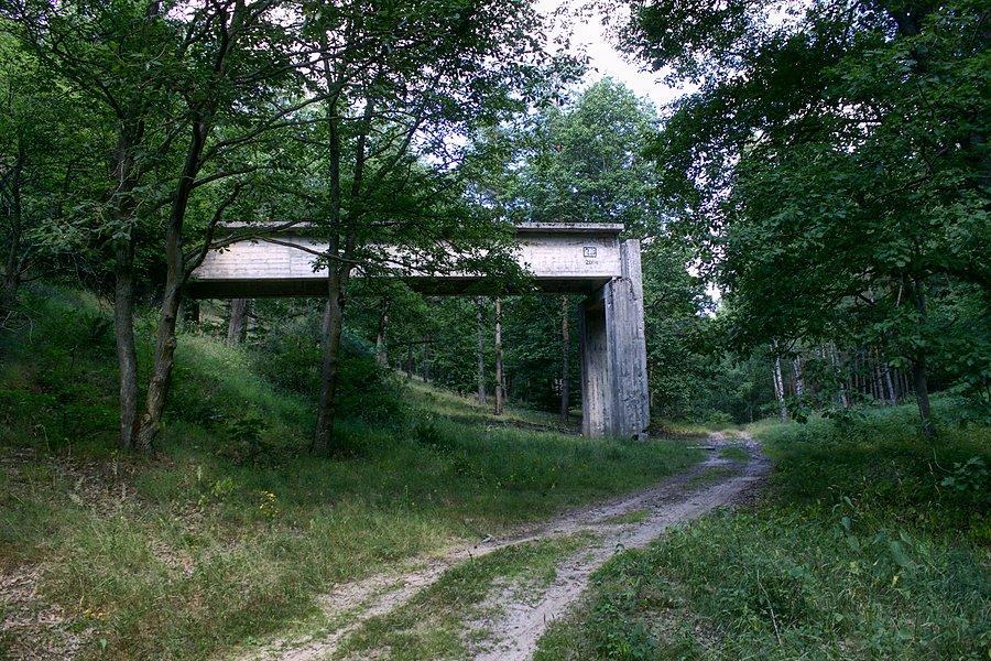 Most donikąd