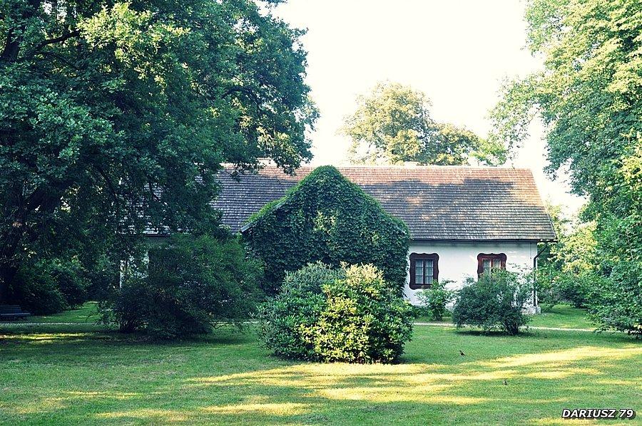 Dwór w Dołedze