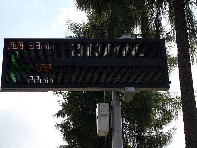 Na podhalu często można spotkać tego typu tablice, w przypadku roweru jednak niewiele pomocne ;)