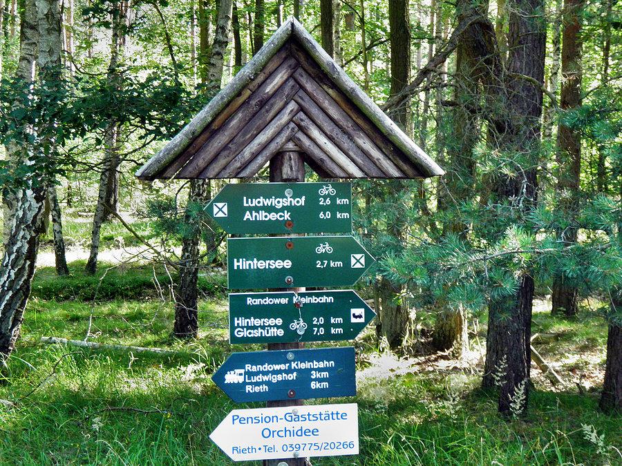 Na rozdrożu, tuż za Hintersee - strzałki przydatne turystom