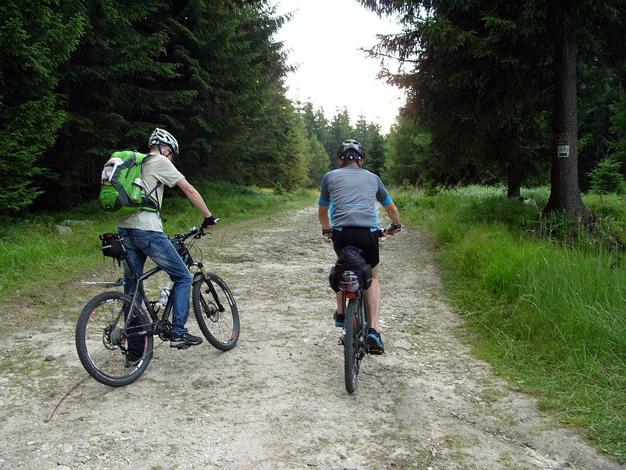 Pierwsze podjazdy Ryjek test plecaka jakieś 20kg załadowane żeby nie był zbyt wyrywny ;)