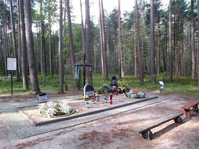 Grób Błogosławionej Alicji Kotowskiej - Siostry Zmartwychwstanki