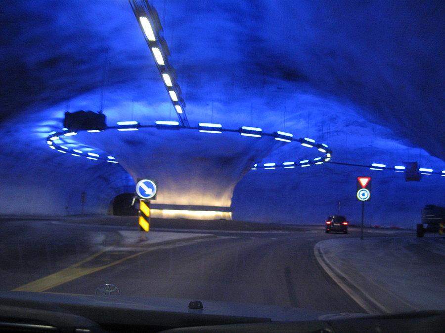 Takie tam rondo pod górą- Vallaviktunnelen