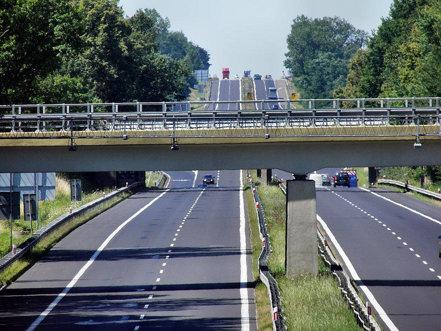 Dość często powtarzam to ujęcie - zdjęcie wykonane z wiaduktu nad autostradą