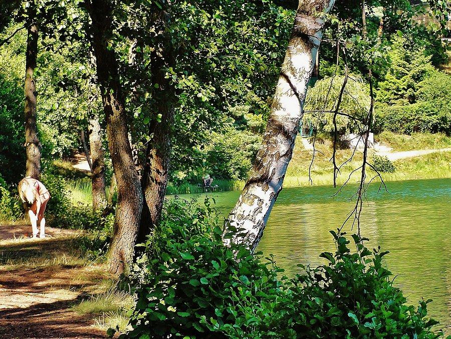 Nad jeziorem w Borównie