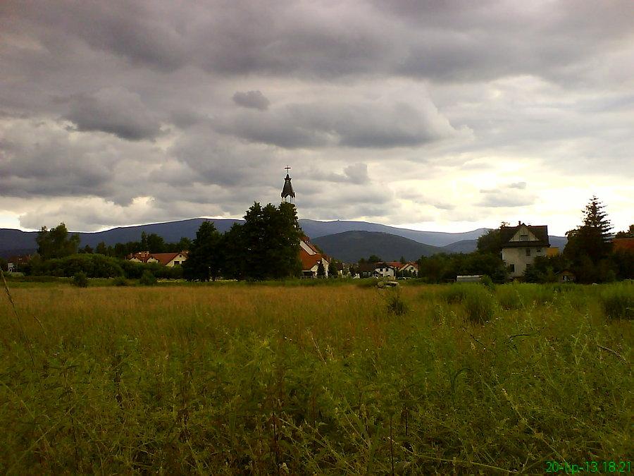 Widok z osiedla XX-lecia (J.G. - Cieplice)