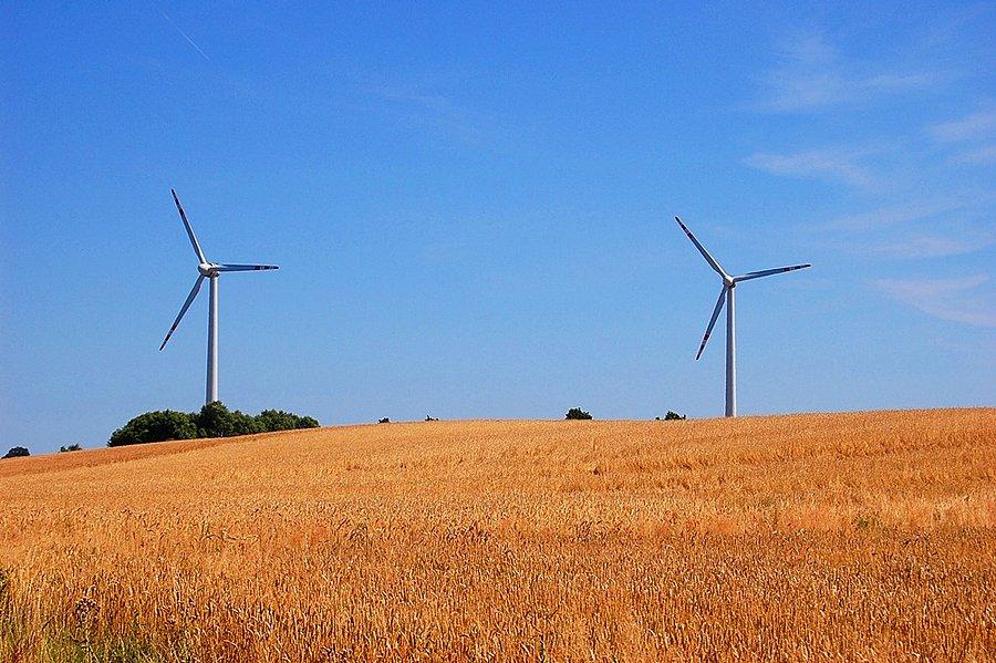 Farma wiatrowa w okolicach Lędzina