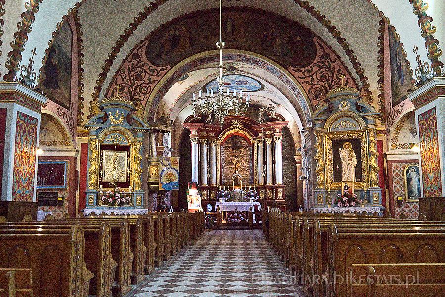 Wnętrze franciszkańskiego kościoła