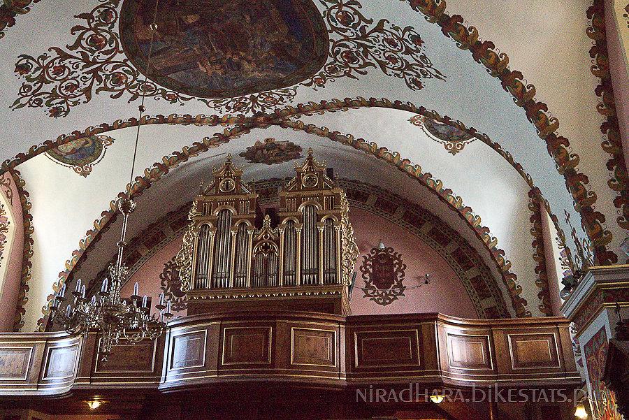 Wnętrze franciszkańskiego kościoła
