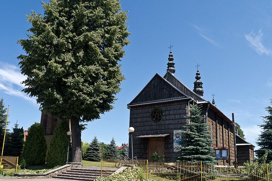 Drewniany kościółek w Olchowcach