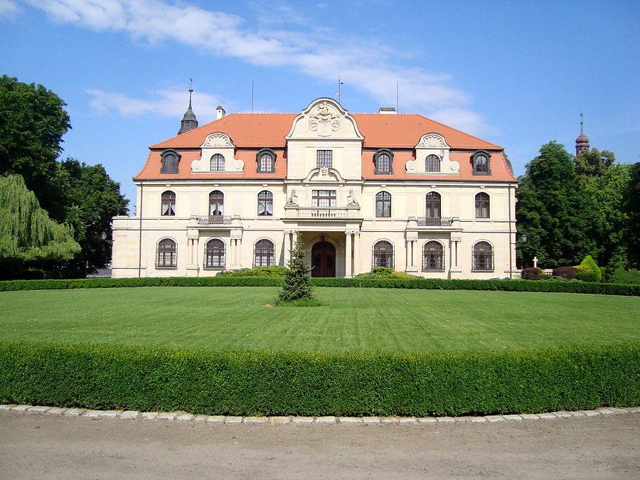 W Smolicach trafiłem na piękny park i pałacyk