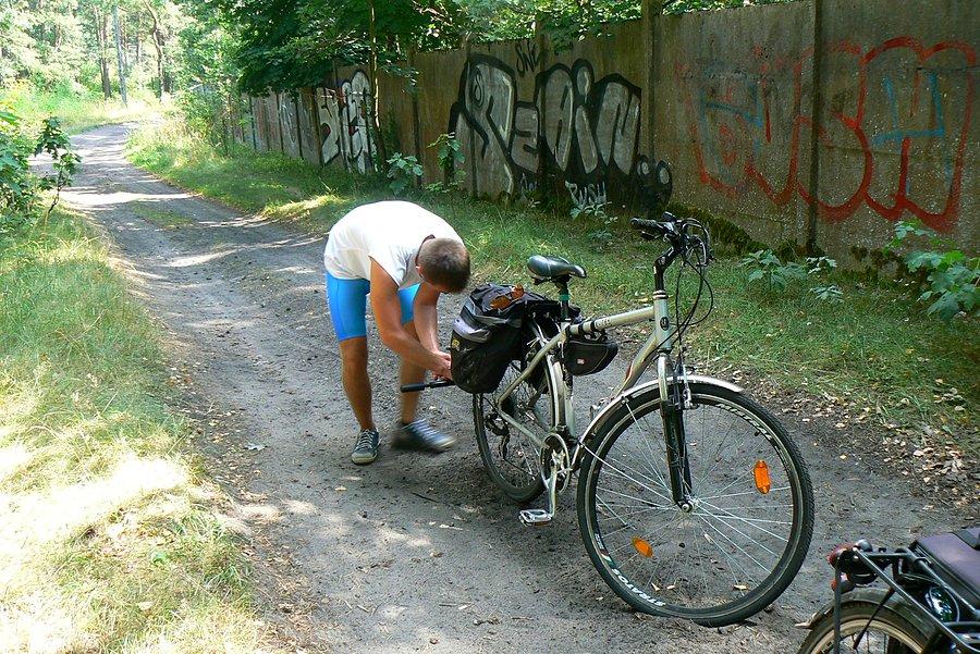 Po 20 km zauważył że ma mało powietrza :D