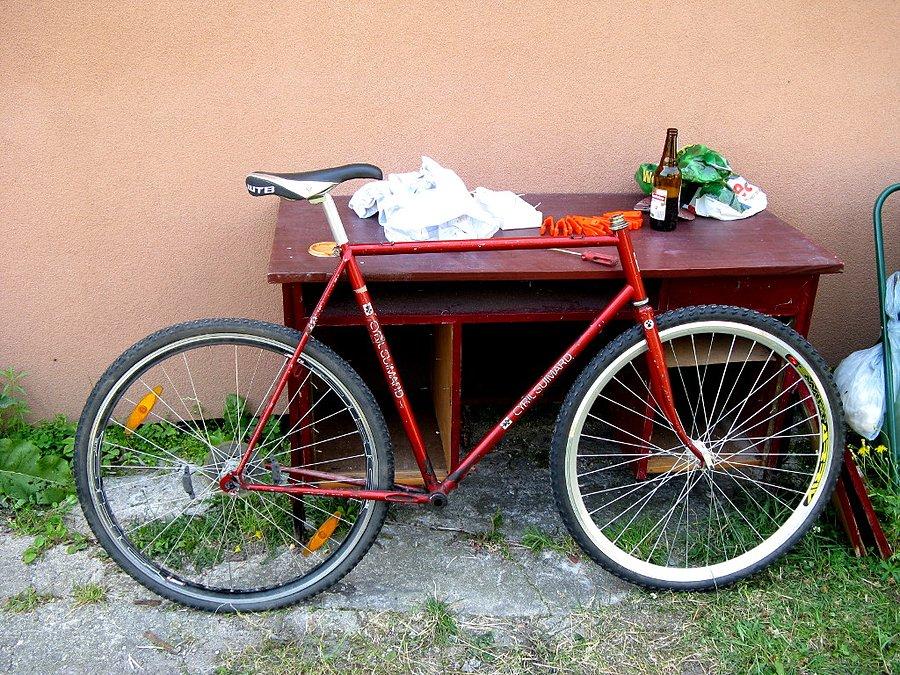 Pojazd zastępczy czy coś do wygodnego poruszania się po asfaltach do pracy?