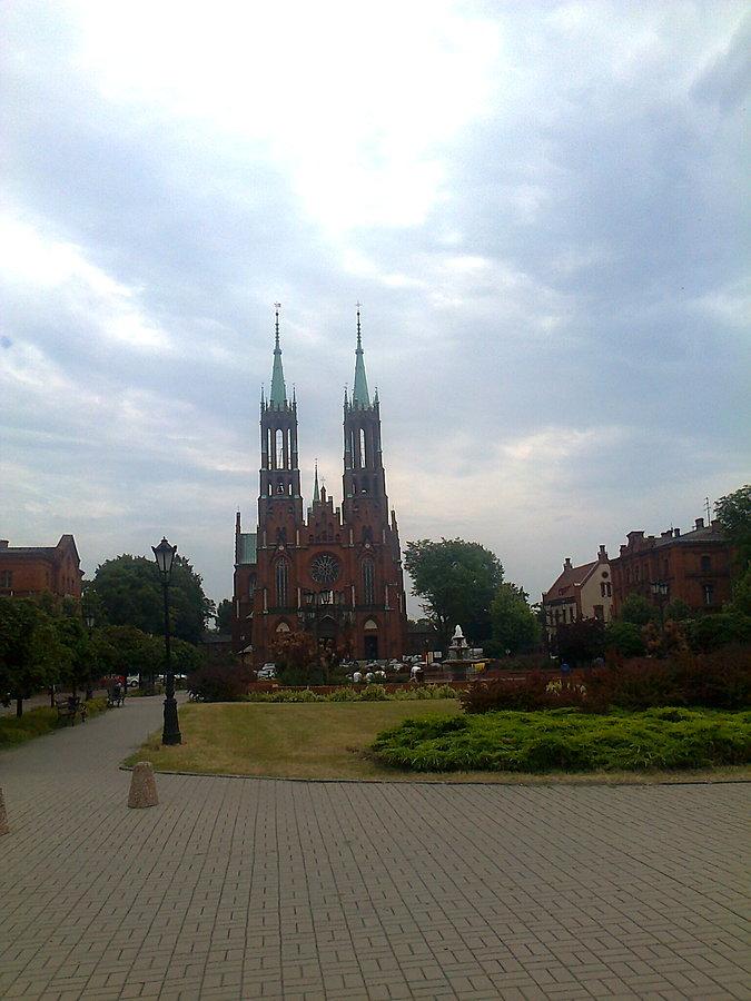 Plac i kościół w Żyrardowie