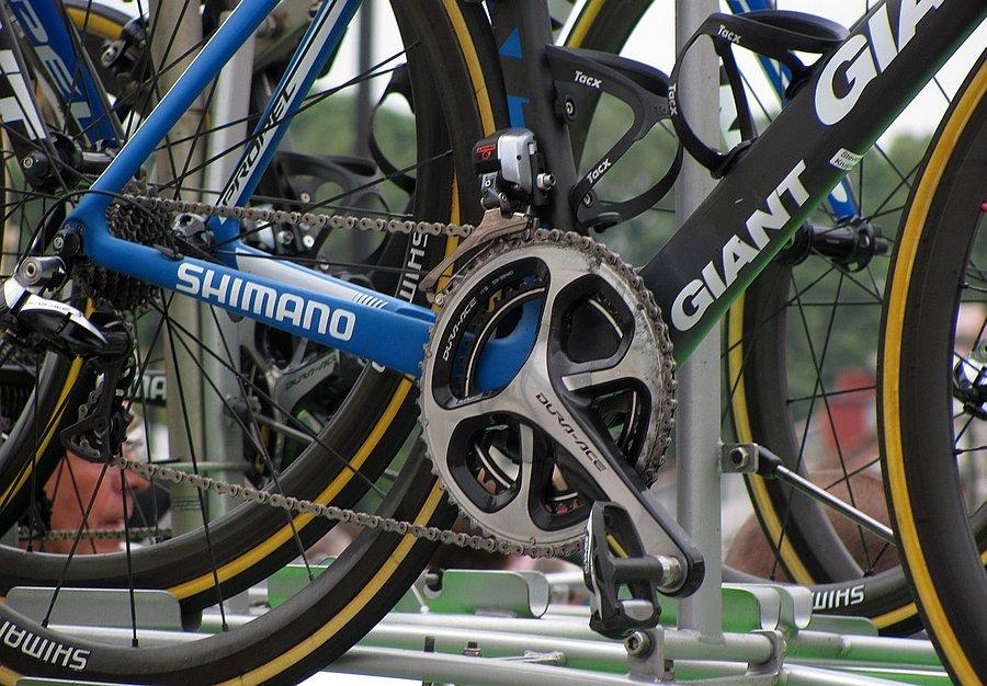 Grupy zaopatrzone w osprzęt Shimano jeżdżą na DA 9070
