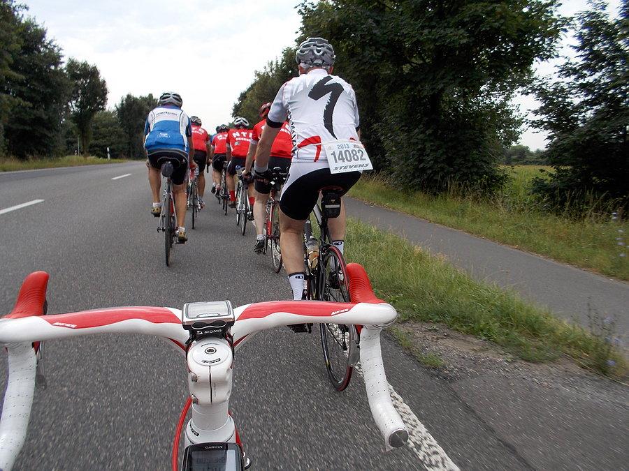 RTF "Jan Wellem Tour " Düsseldorf - grupetto na trasie
