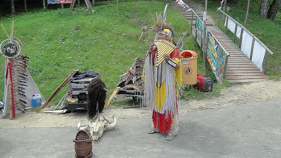 A Indianer gra z głośników