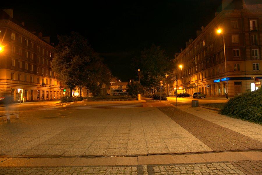 Widok z Placu Lotników na aleje fontann