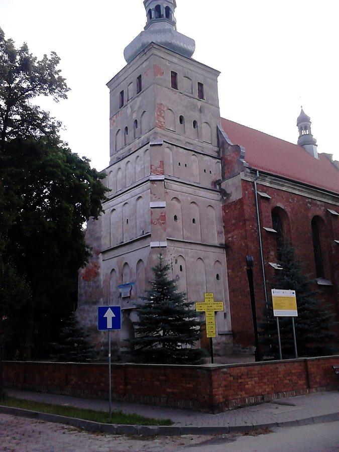 Zabytkowy kościól w Raciążku
