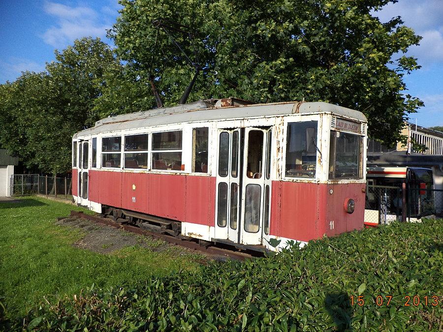 Pamiątkowy tramwaj pod jeleniogórskim MZK