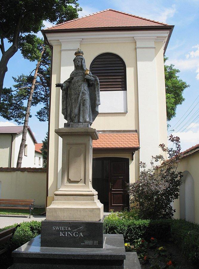 Stare Babice - figura św. Kingi