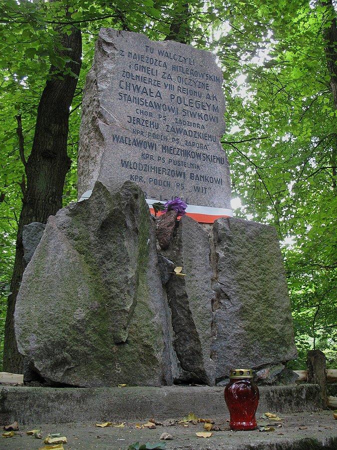 Opaleń - pomnik żołnierzy AK