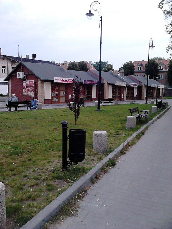 Nowe pawilony handlowe też nie zachwycają