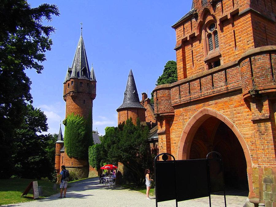 Czerwony zamek Hradec nad Moravicí