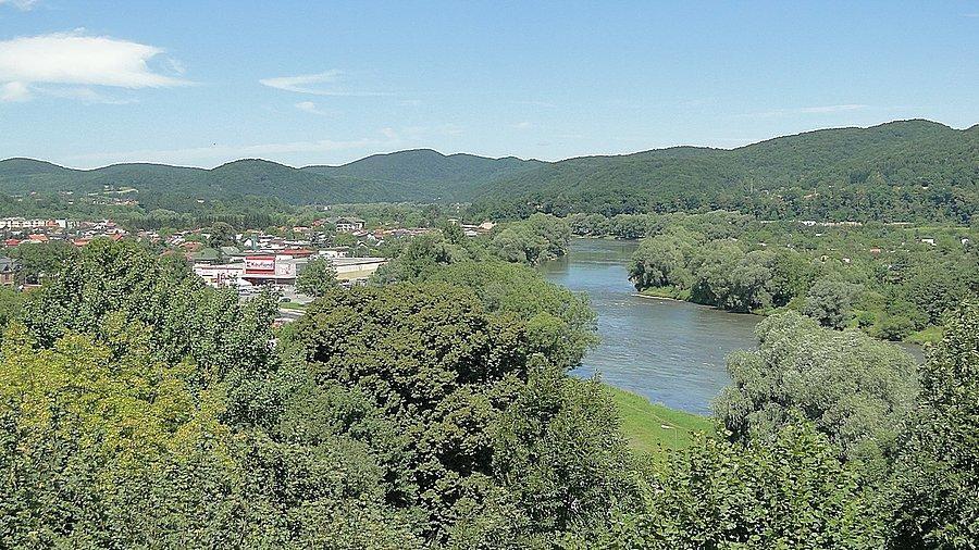 Widok na San z murów zamku