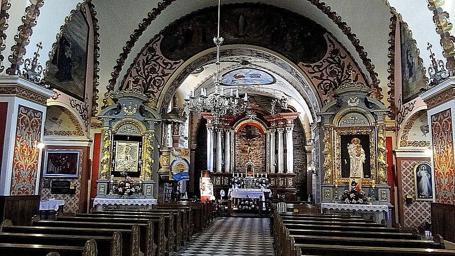 Wnętrze kościoła Franciszkanów stojącego przy sanockim rynku