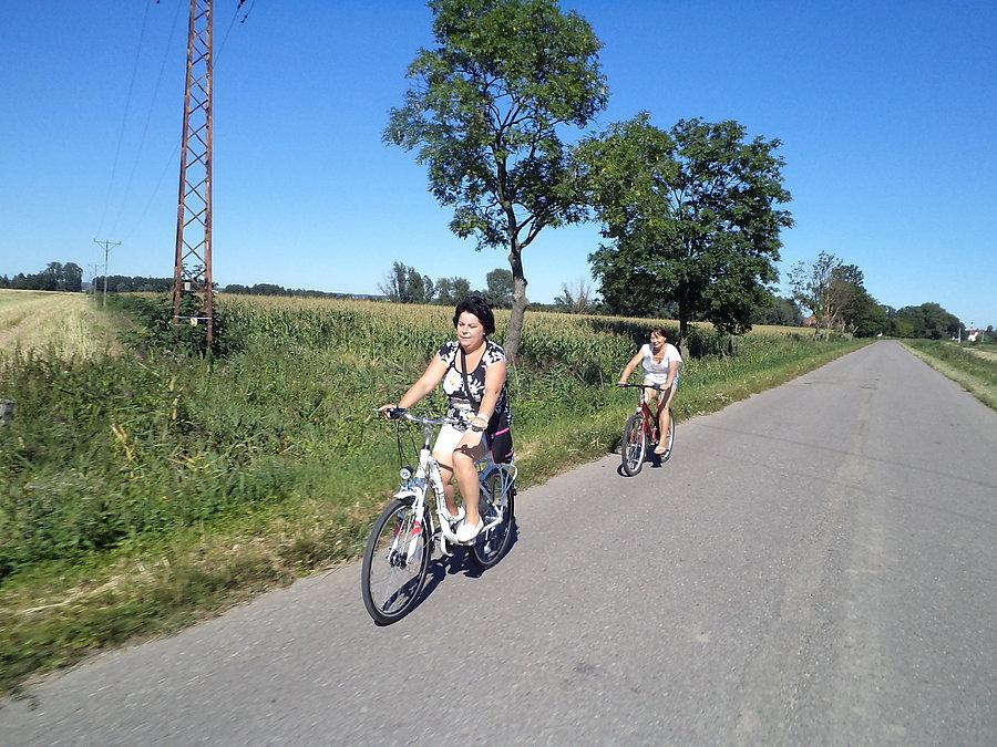 Dziewczyny napierają nad Nogat