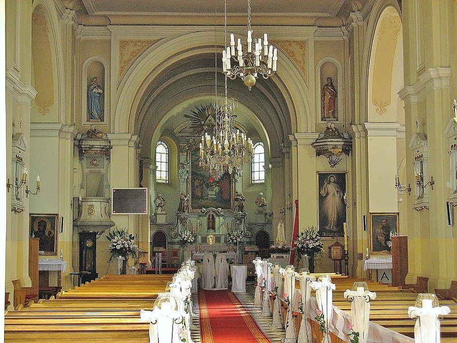 Wnętrze kościoła w Woli Kiełpińskiej