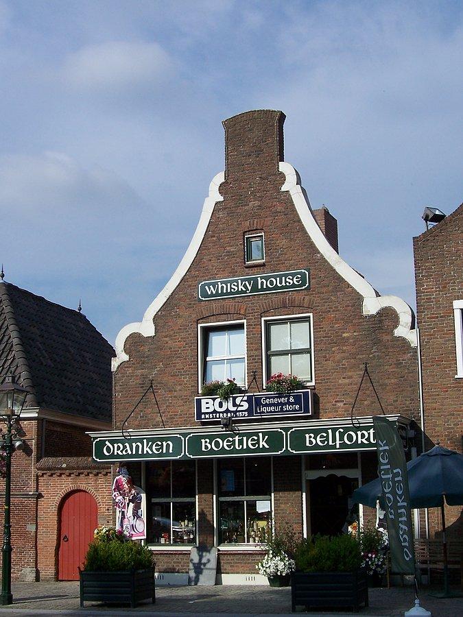 Whisky house