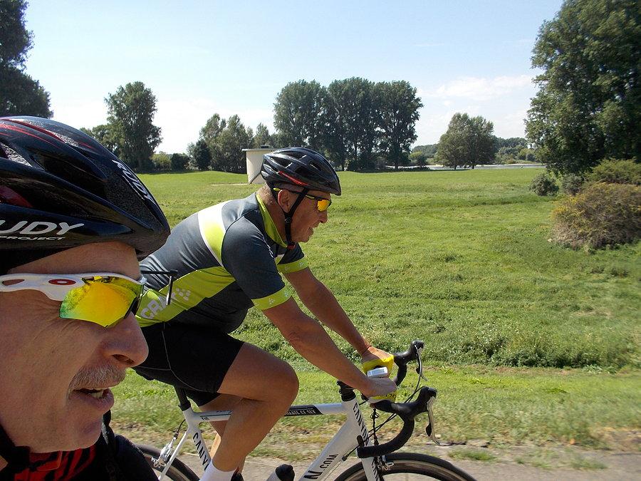 Tour zu Rhein - z przypadkowym kolarzem z Solingen
