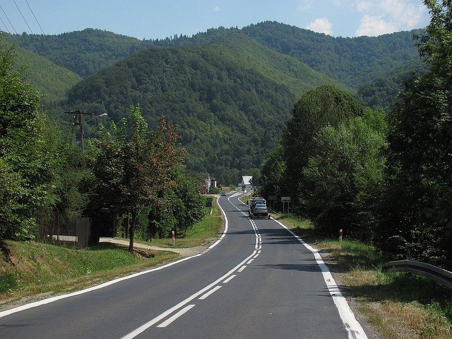 Tylmanowa, w strone gór