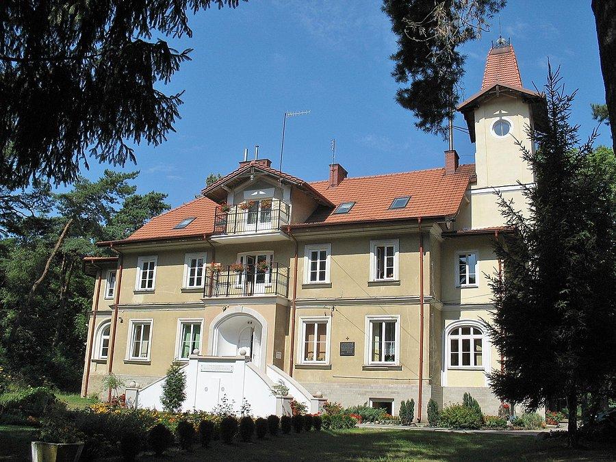 Pałacyk Heleny Paderewskiej w Julinie