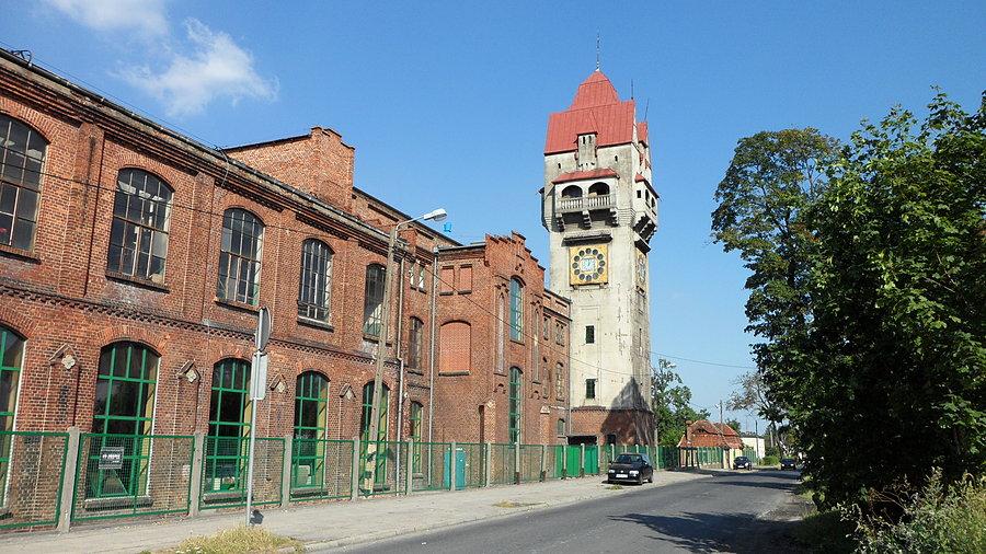 Wieża ciśnień - część zakładu papierniczego Metsä Tissue w Krapkowicach