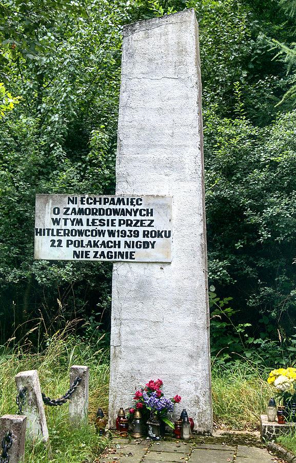 Pomnik z 1969 roku projektu T. Małachowskeigo i J. Sowy