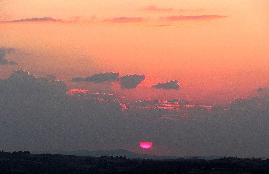 I znów wylazi zza chmur