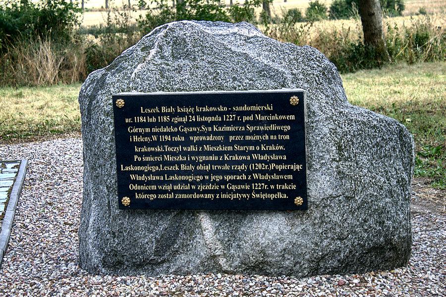 Tablica z rysem historycznym Leszka Białego