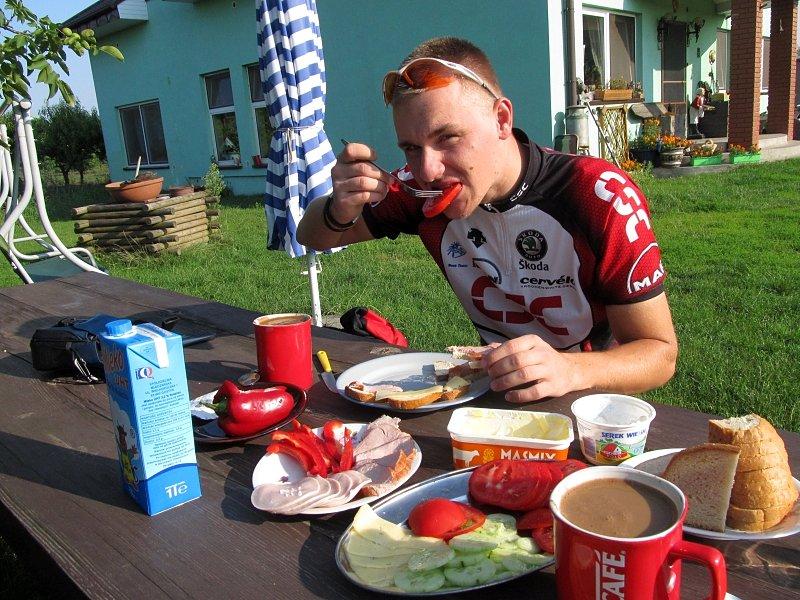 Pożywne śniadanie przed jazdą
