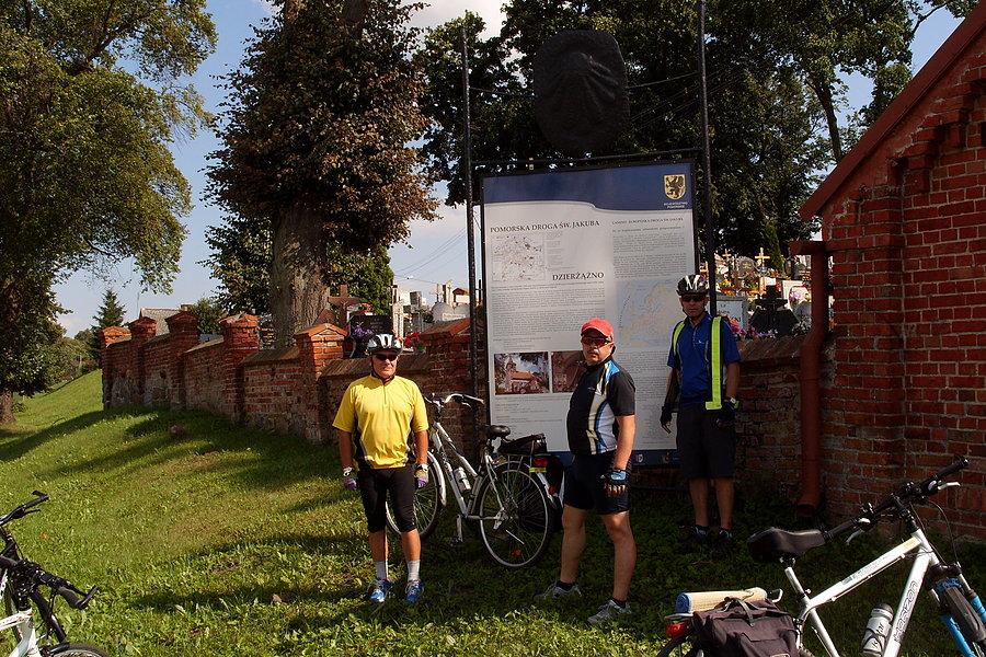 Na trasie Szlaku Świętego Jakuba- Dzierżążno