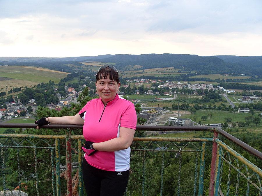 Widok z tarasu widokowego ze Szczytnika na Patrycję ;) i jakieś tam dolinki ale to już piąty plan ;))