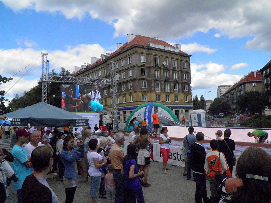 Migawka z mitingu tyczkarzy - Szczecin, plac Lotników 15 sierpnia 13 r