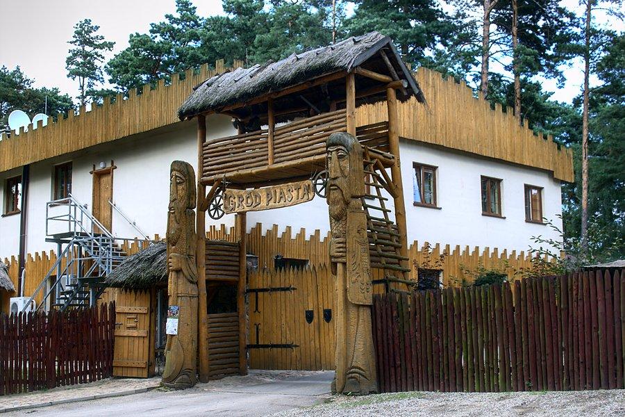 Ośrodek Rehabilitacyjno - Wypoczynkowy Gród Piasta w Chomiąży Szlacheckiej