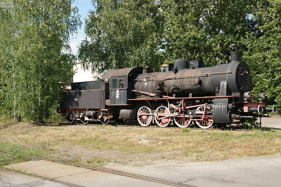 Parowóz Tp4-217 jako pomnik na stacji w Pyskowicach