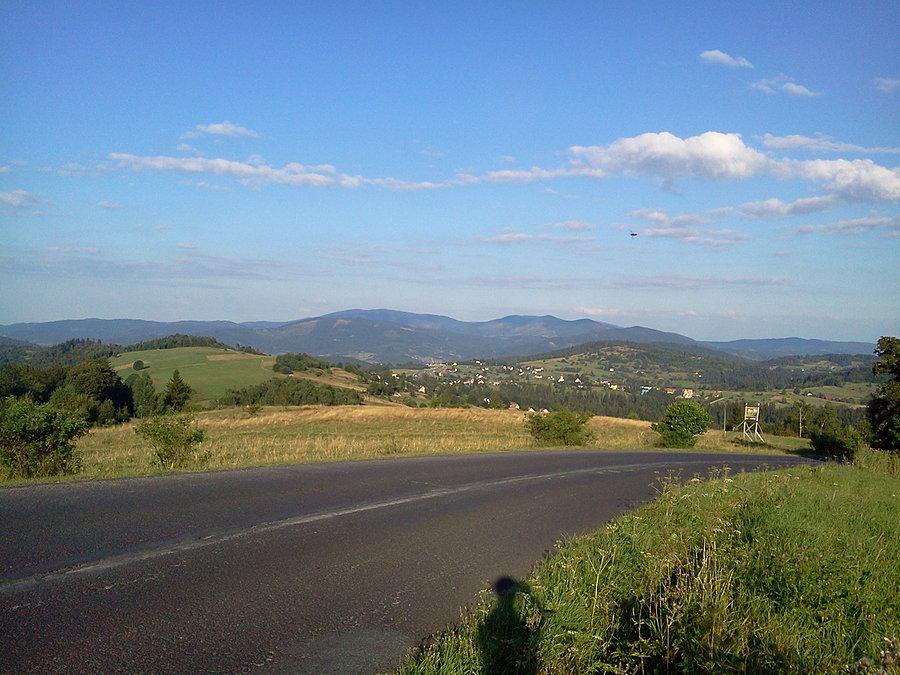 Widok na Beskid Żywiecki spod Koczego Zamku