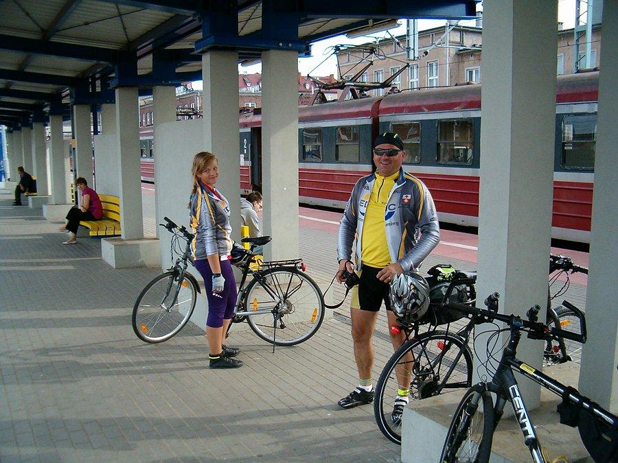 12-08-2013. Ostatnie minuty z Arturem i Patrycją na peronie stacji PKP w Tczewie przed odjazdem ich do Elbląga
