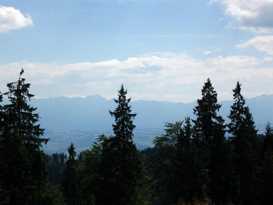 Całkiem wyrażnie widać Tatry