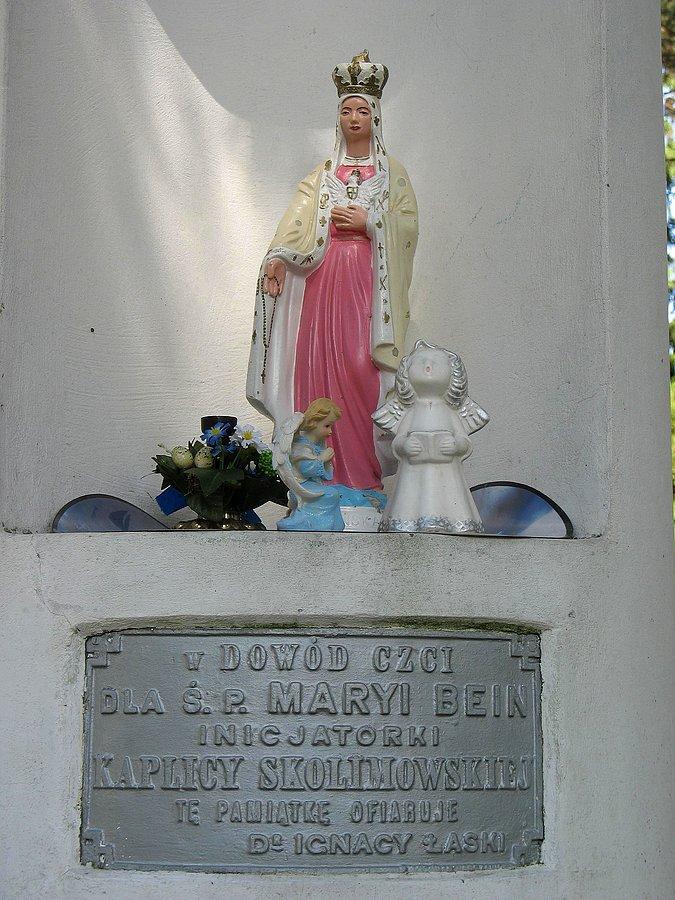 Kapliczka przy kościele skolimowskim
